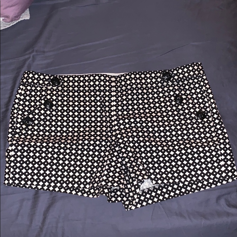 JCrew patterned shorts size 10. Black & cream